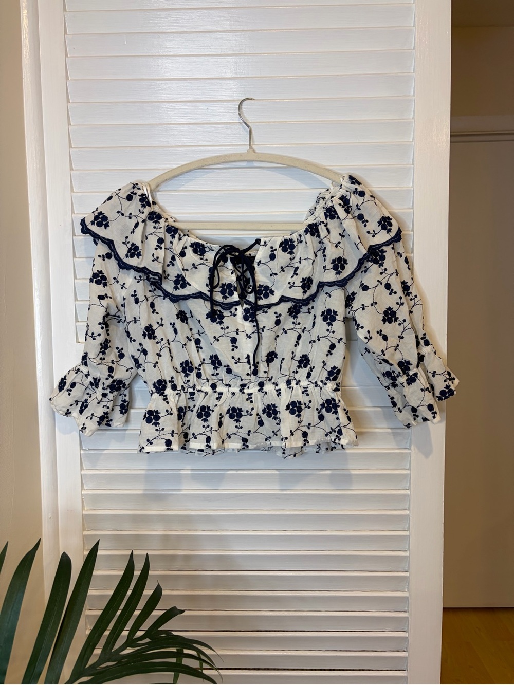 Zara Embroidered Floral Blue and White Top Size M Cottagecore Coquette